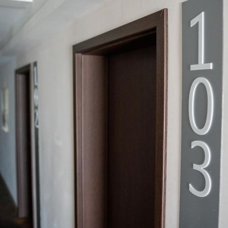 Aparthotel Strefa Budget ティヒ エクステリア 写真
