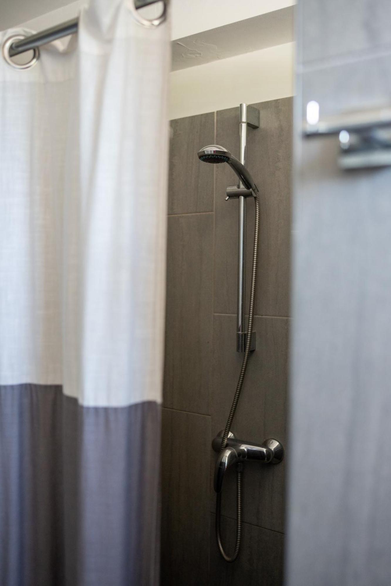 Aparthotel Strefa Budget ティヒ エクステリア 写真