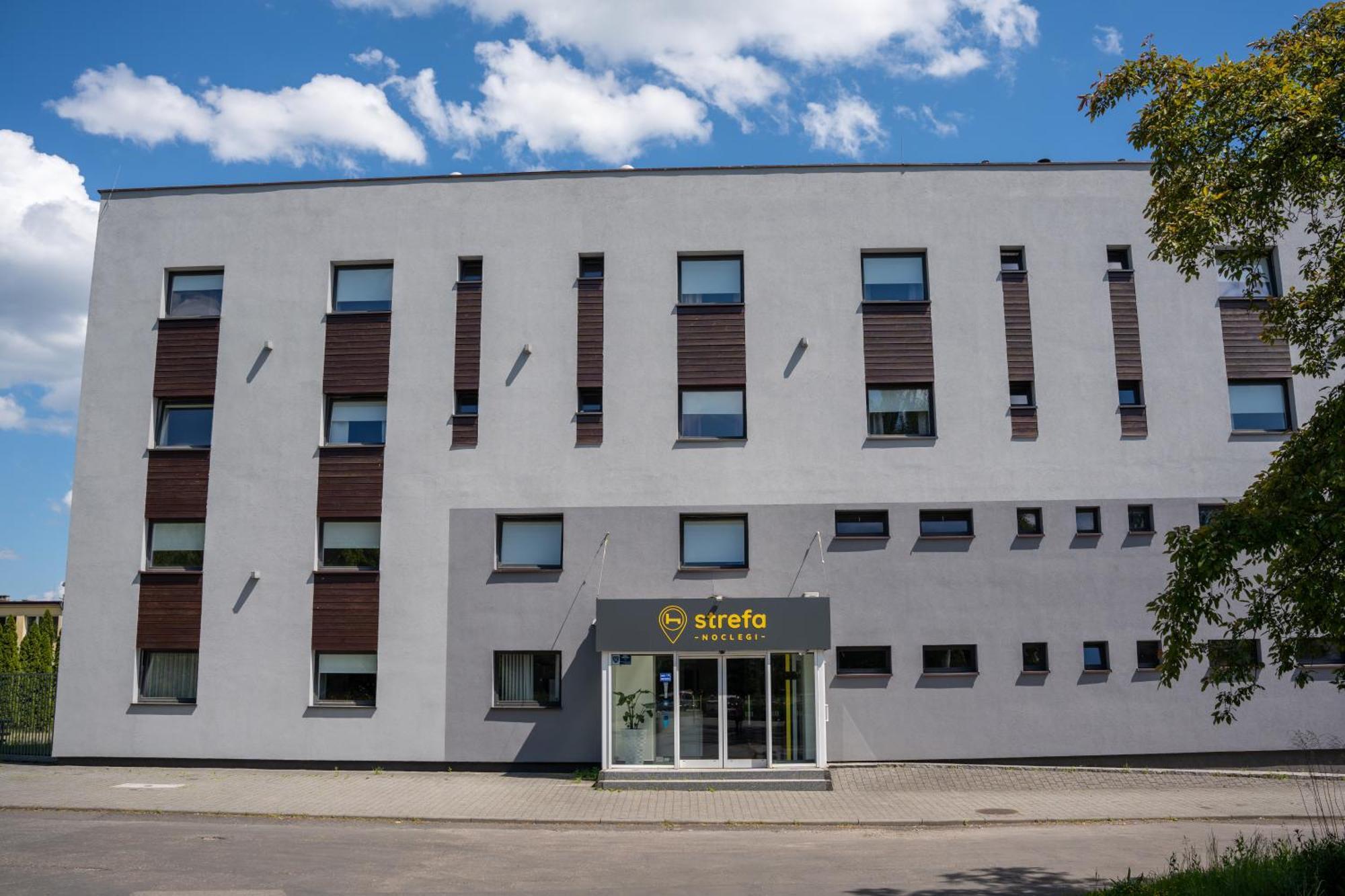 Aparthotel Strefa Budget ティヒ エクステリア 写真